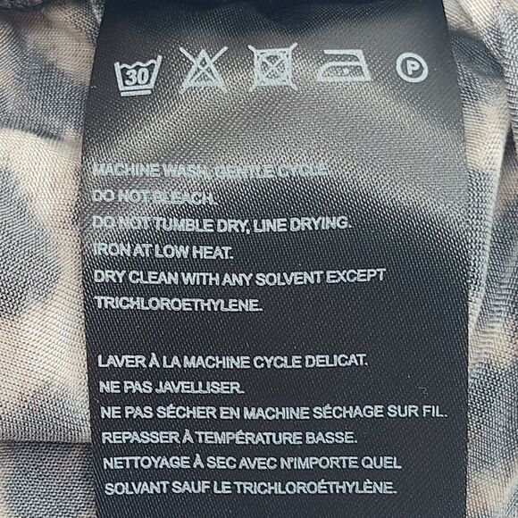 Farm Rio Natural Skin Cream Jersey Blouse Women's Large Animal Print Ruched Top - Picture 8 of 10